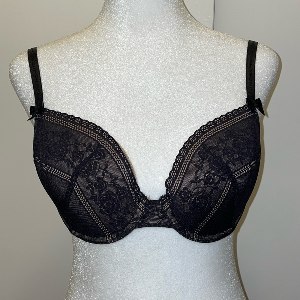 Le Mystere Pin-Up Bra Size 32D NWT